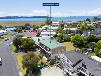 15 Dawnhaven Drive, Te Atatu Peninsula, Auckland