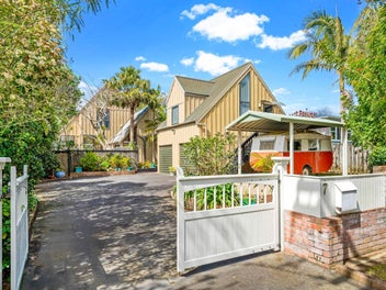 7 Oratau Place, Greenhithe, Auckland