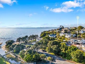 2/12 Browns Bay Road, Rothesay Bay, Auckland