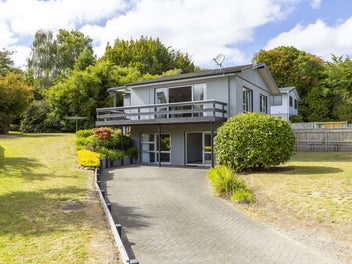 32 Tremaine Avenue, Two Mile Bay, Taupō