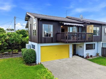 4/87 Aberdeen Road, Castor Bay, Auckland
