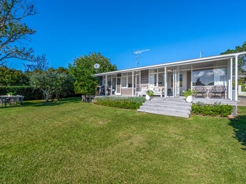 41 Seymour Road, Mellons Bay, Auckland