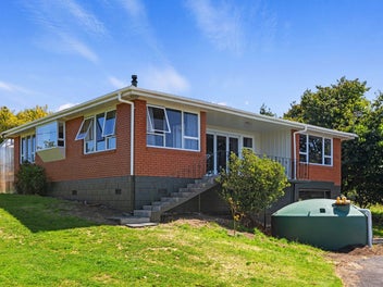 4 Betty May Drive, Pyes Pa, Tauranga