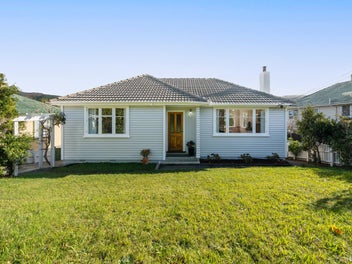44 Taylor Terrace, Tawa, Wellington