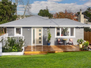 7 Hillview Avenue, New Windsor, Auckland