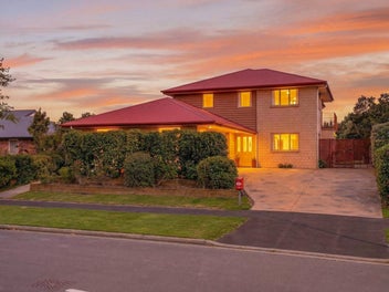 31 Willowview Drive, Redwood, Christchurch