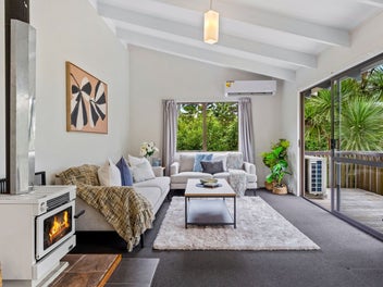 2/19 Seaview Road, Glenfield , Auckland