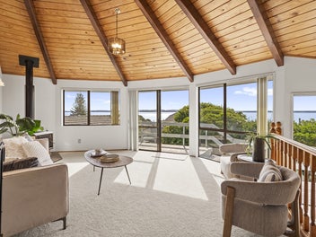 26 Pacific Parade, Army Bay, Whangaparaoa