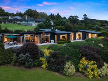 47 Harry Dreadon Road, Papakura
