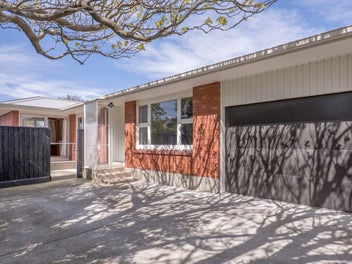 2/64 Roberta Drive, Somerfield, Christchurch