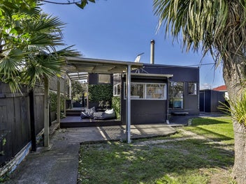 2 WOODGLEN RD, Glen Eden, Auckland