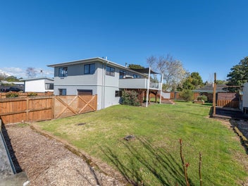 45 Heta Road, Highlands Park, New Plymouth