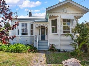 15 Summer Street, Stanley Point, Auckland