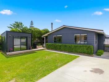27 Oriwa Street, Waikanae, Waikanae