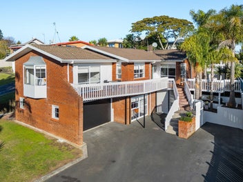 42 Gilbass Avenue, Hamilton Lake, Hamilton