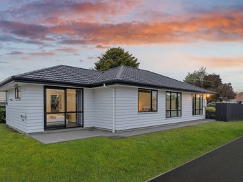 72 Bower Avenue, New Brighton, Christchurch