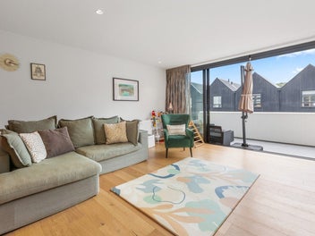 5 Jean Caldwell Way, Island Bay, Wellington