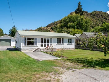 14 Caernarvon Street, Arrowtown, Arrowtown