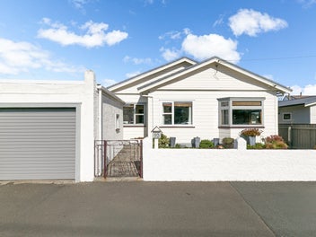 93 Apu Crescent, Lyall Bay, Wellington
