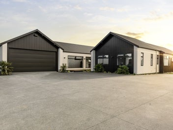 28 Honeyfield Drive, Whalers Gate, New Plymouth