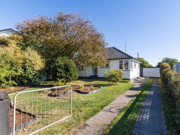 613 Collinge Place, Mayfair, Hastings