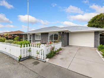 2/7 Katie Lane, Dallington, Christchurch