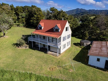3118 Russell Road, Punaruku, Hikurangi