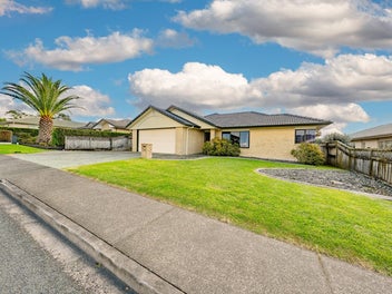 33 Ruze Vida Drive, Massey, Auckland
