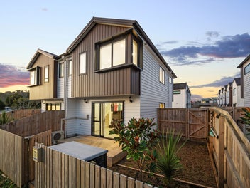 1/135 Lancaster Road, Beach Haven, Auckland