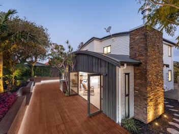 2/24 Ngataringa Road, Devonport, Auckland