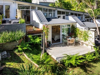 2/26A West End Road, Herne Bay, Auckland