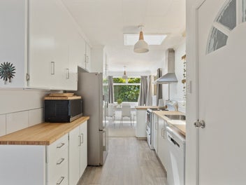 137 Brooklands Road, Brooklands, New Plymouth