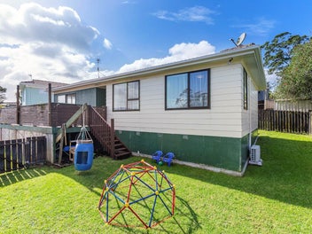 2/6 Borich Road, Sunnyvale, Auckland