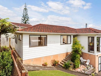 6 Adam Sunde Place, Glen Eden, Auckland