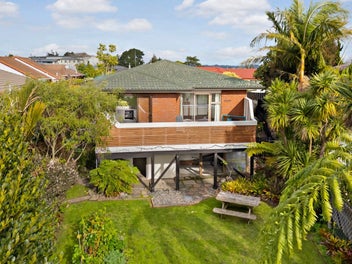 2/6 Annette Avenue, Te Atatu South, Auckland