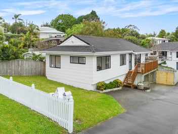 2/24 Richards Avenue, Forrest Hill, Auckland