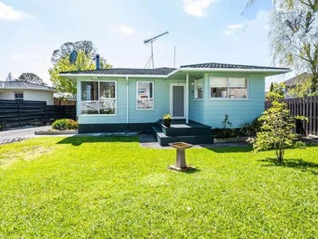 6 Allington Road, Massey, Auckland