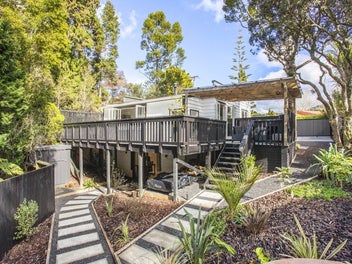218 Woodlands Park Road, Titirangi, Auckland