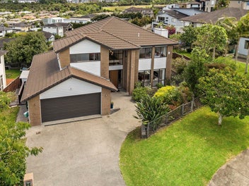 8 Hilton Close, Fairview Heights, Auckland