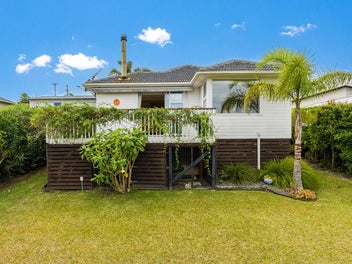 27 Shakespear Road, Army Bay, Whangaparaoa