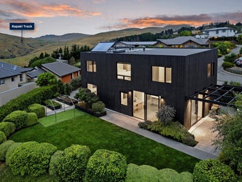 17 Old Barrow Heights, Huntsbury, Christchurch