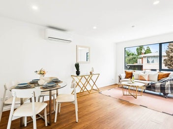 10B Powell Place, Henderson, Auckland