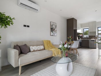 5/302 Blockhouse Bay Road, Avondale, Auckland