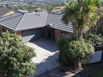 75 Kentwood Drive, Woodridge, Wellington