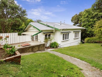 5 Coach Lane, Belmont, Lower Hutt