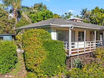 2/3 Holt Avenue, Torbay, Auckland