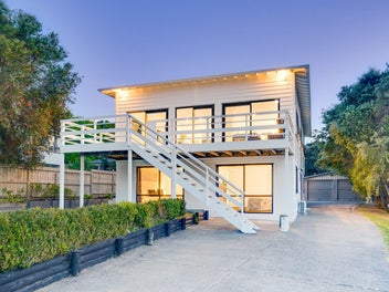 91 Pacific Parade, Army Bay, Whangaparaoa