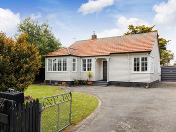 654 Featherston Street, Roslyn, Palmerston North