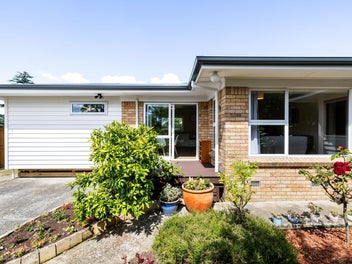 19 Mabian Crescent, Deanwell, Hamilton