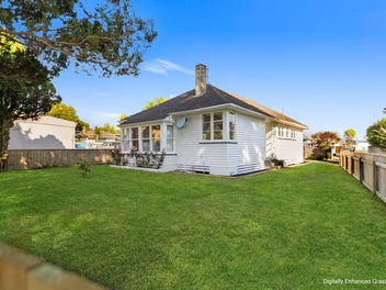 102 Holland Road, Fairfield, Hamilton